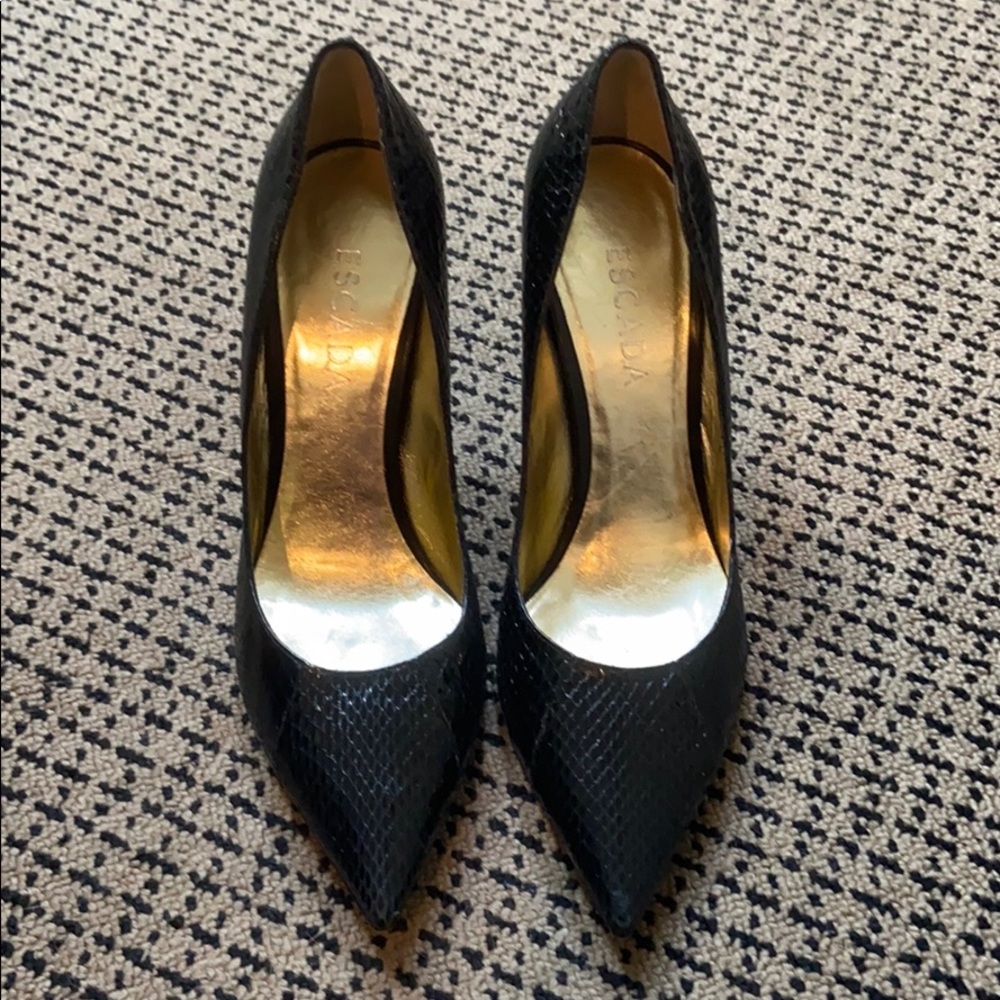 Escada snakeskin pump size 39.5